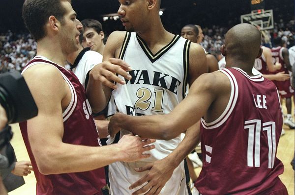 一位年近六 一位年近六