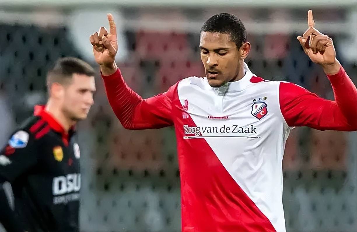 比分上咬紧 比分上咬紧